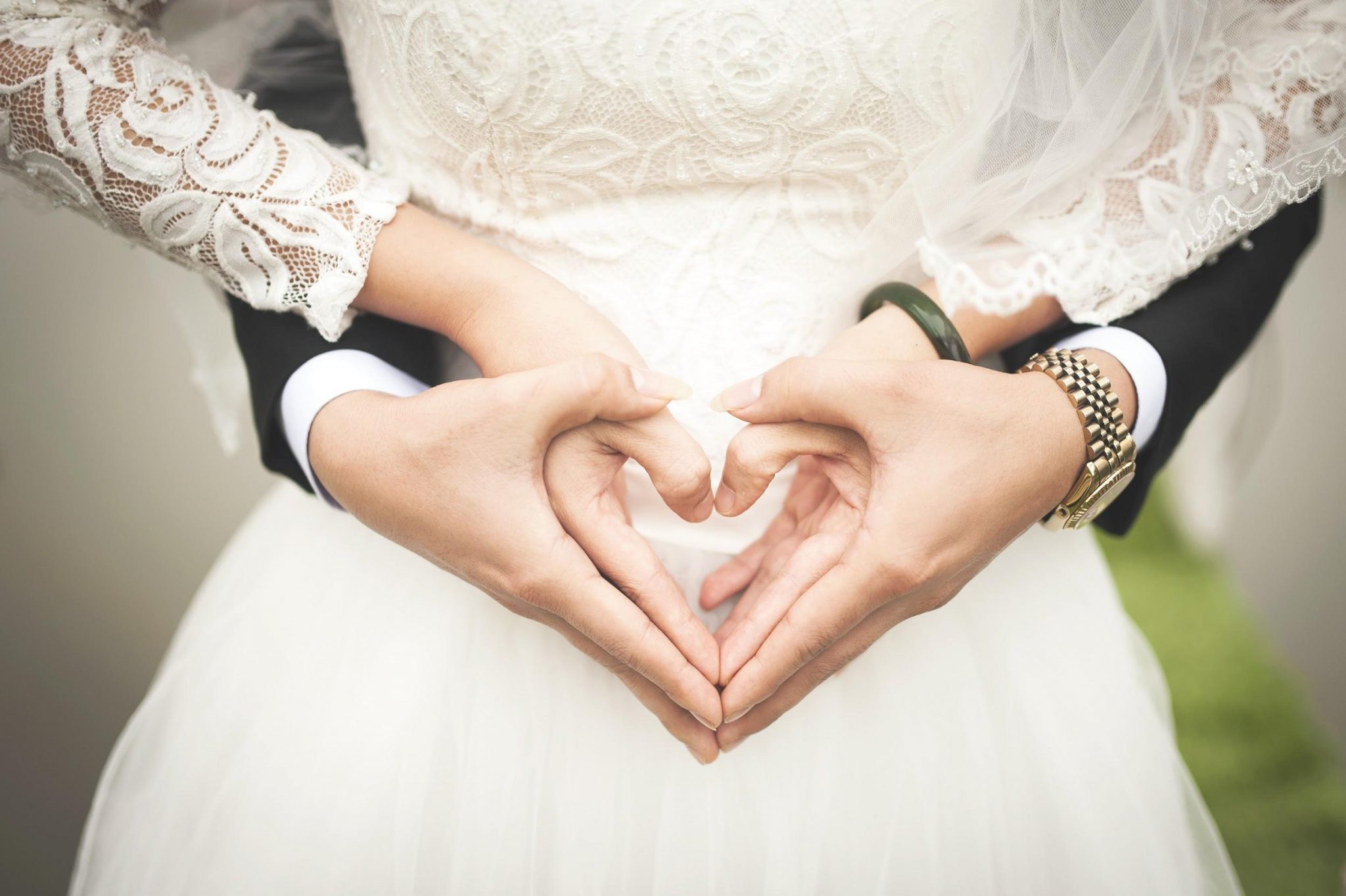 7 Tips for creating the ultimate wedding website in under an hour